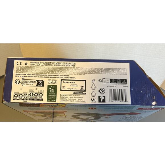 Hot Wheels City Playset - Bat Loop Attack Track Builder with Car -Brand New - Picture 4 of 5